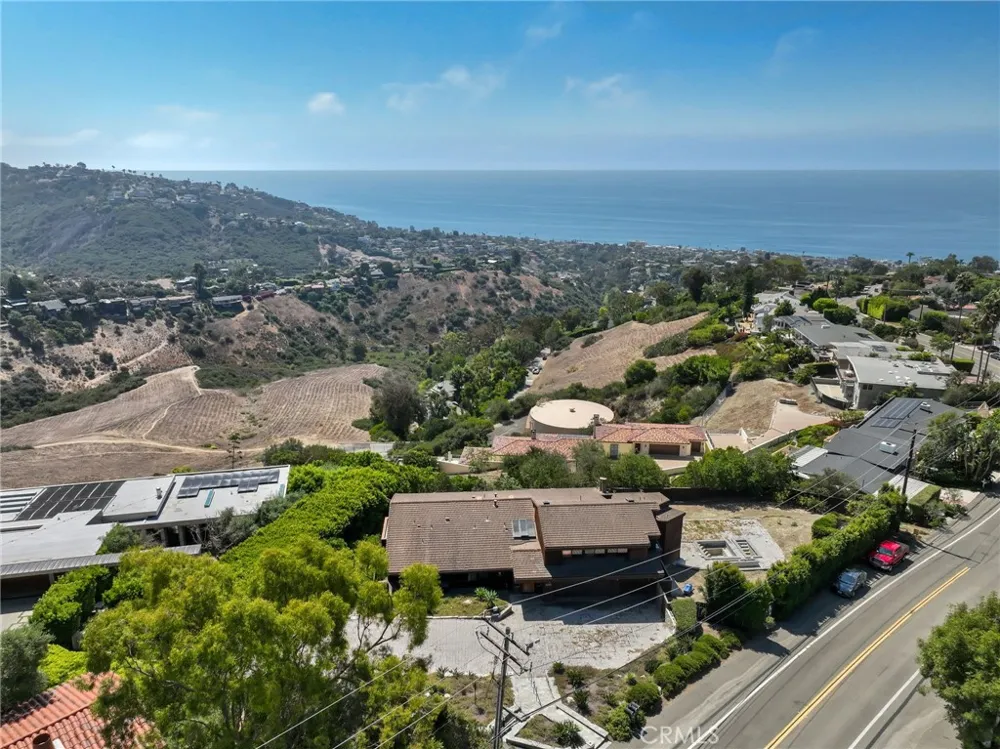 2155 Temple Hills Laguna Beach, CA 92651