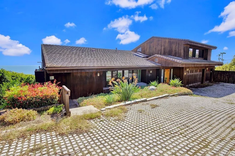 2155 Temple Hills Laguna Beach, CA 92651