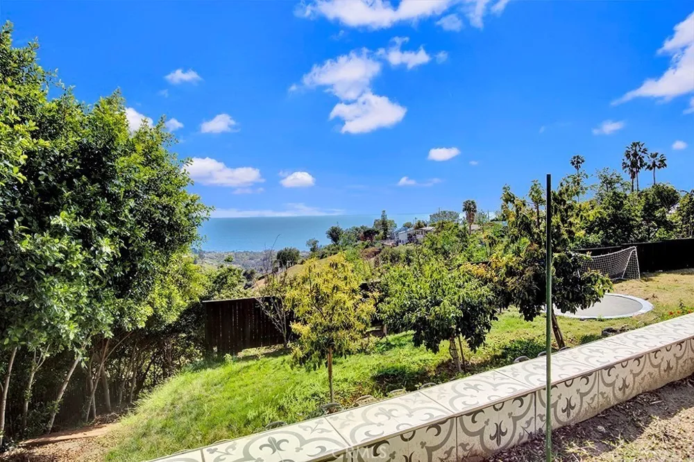 2155 Temple Hills Laguna Beach, CA 92651