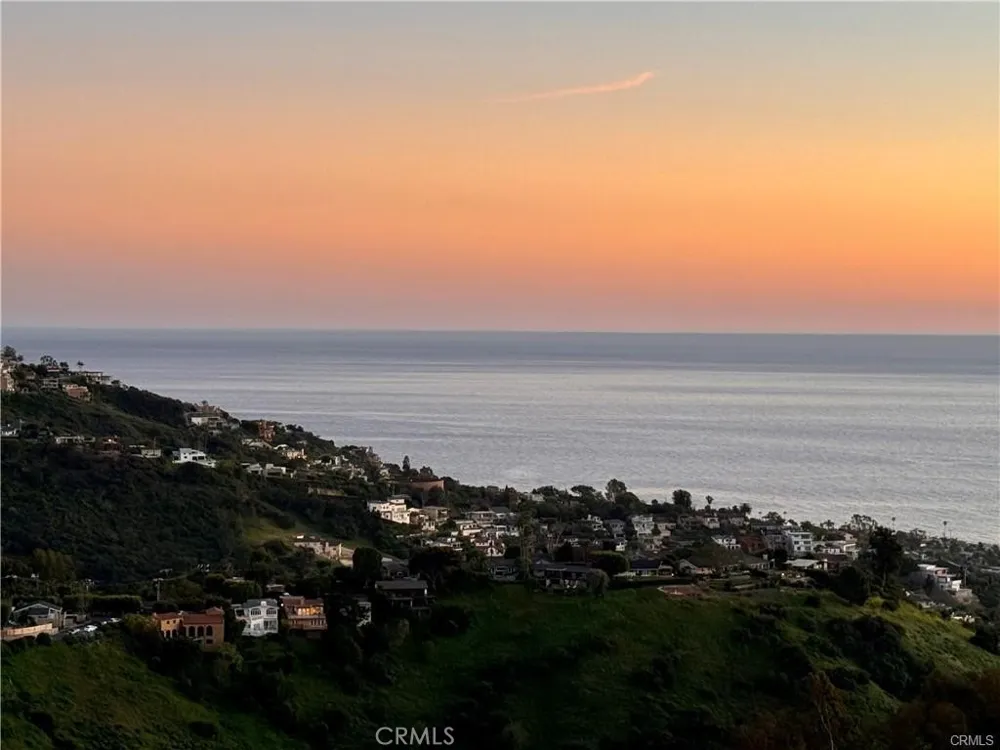 2155 Temple Hills Laguna Beach, CA 92651