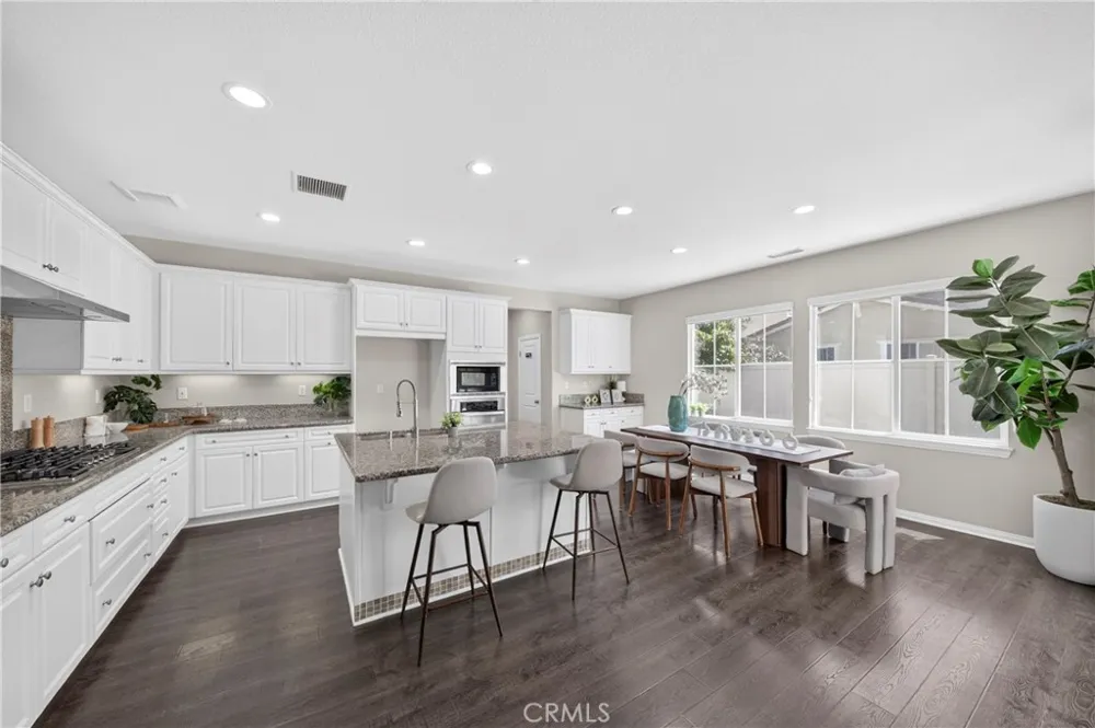 6821 Edinboro Chino, CA 91710