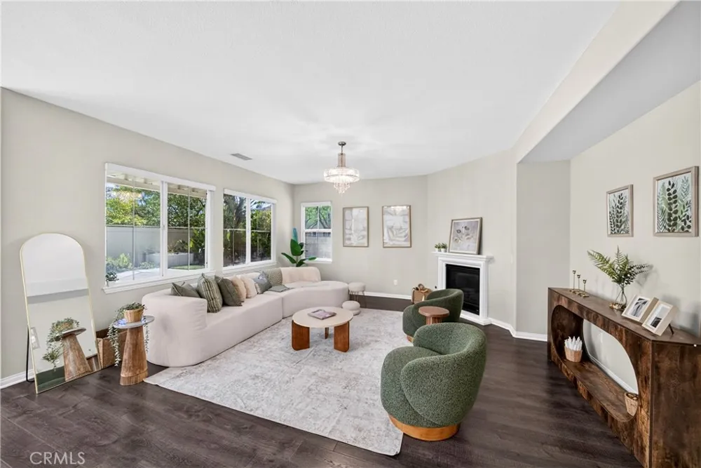6821 Edinboro Chino, CA 91710