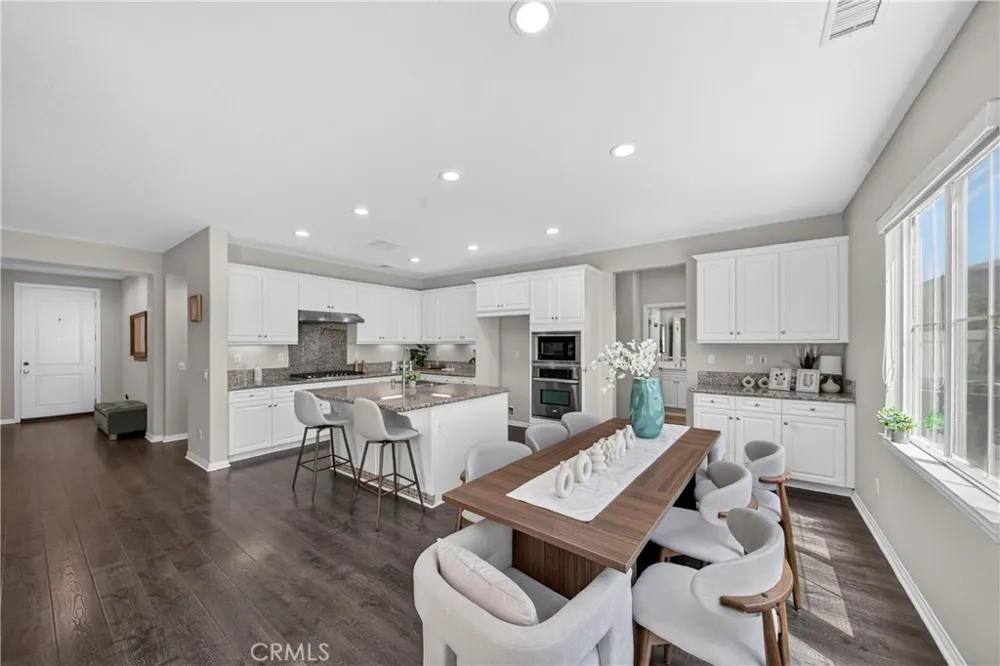 6821 Edinboro Chino, CA 91710