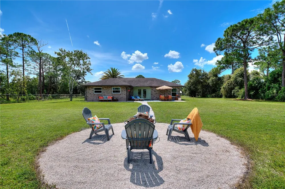 3934 BURKHOLM ROAD Mims, FL 32754