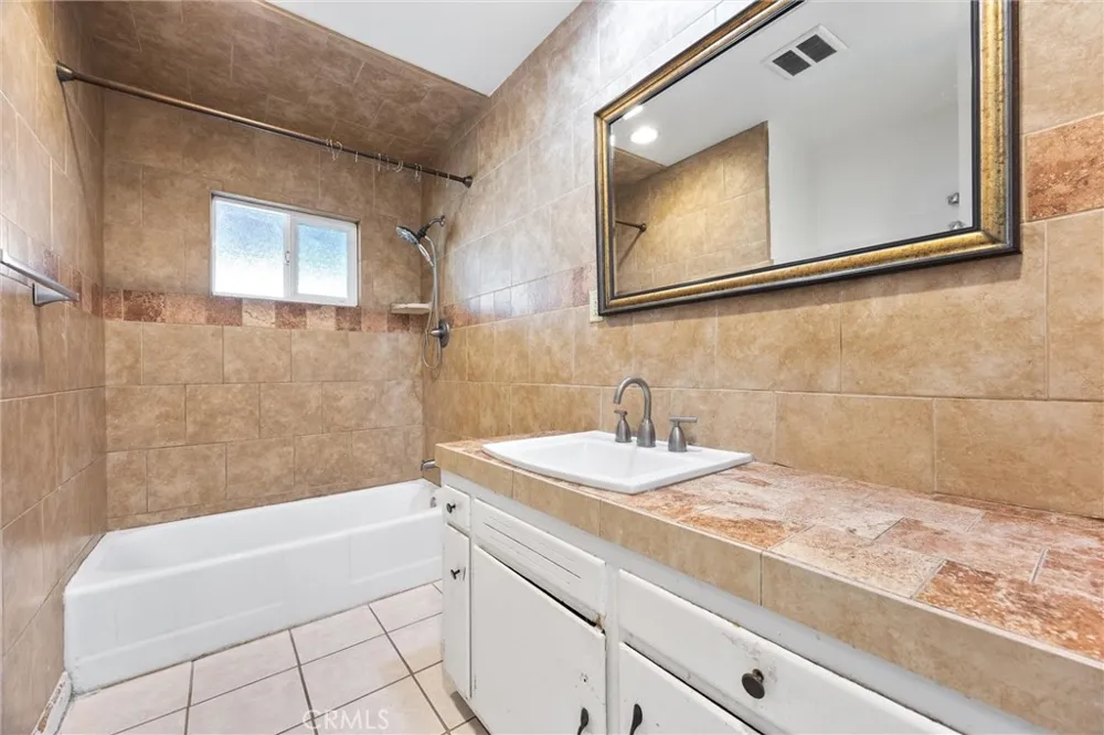3717 Madrid Bakersfield, CA 93309