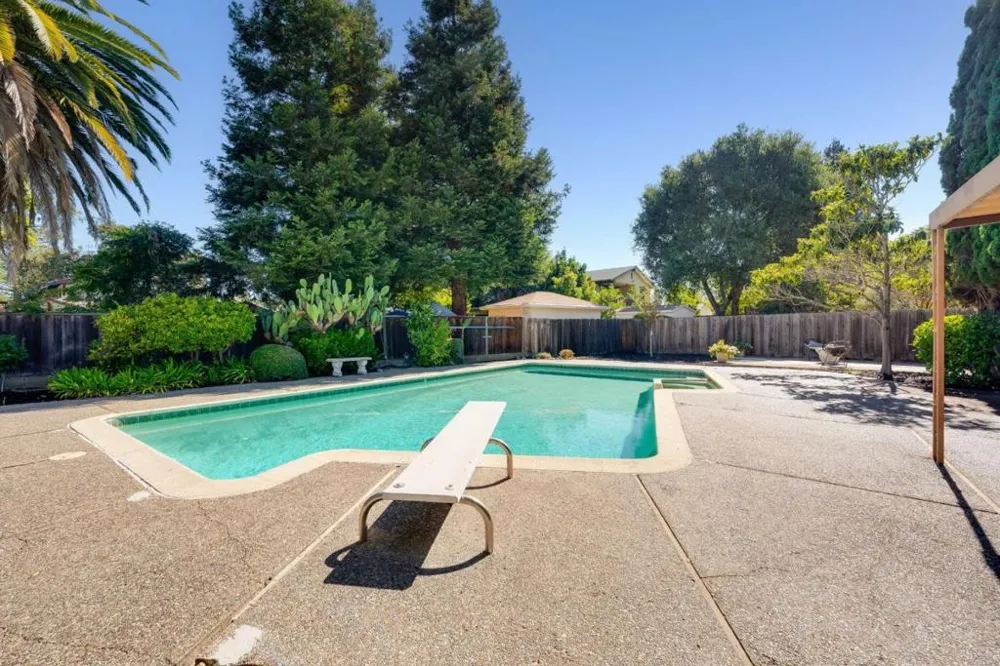 Address Not Shown Redwood City, CA 94061