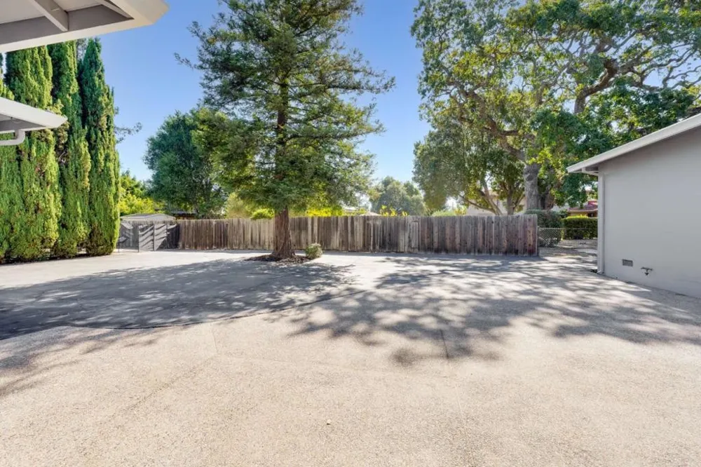 Address Not Shown Redwood City, CA 94061