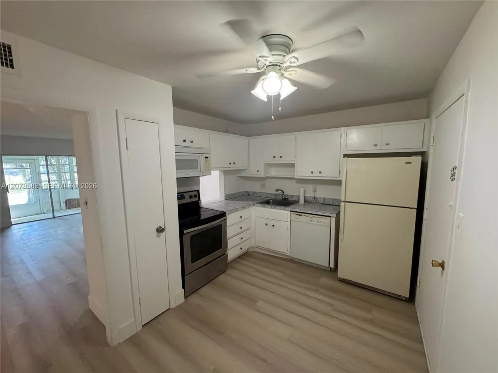 4880 NW 22nd St #110 Lauderhill, FL 33313