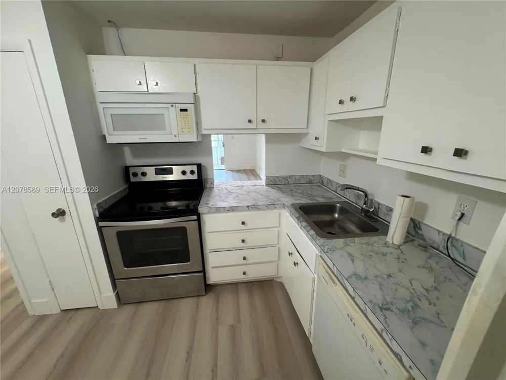 4880 NW 22nd St #110 Lauderhill, FL 33313
