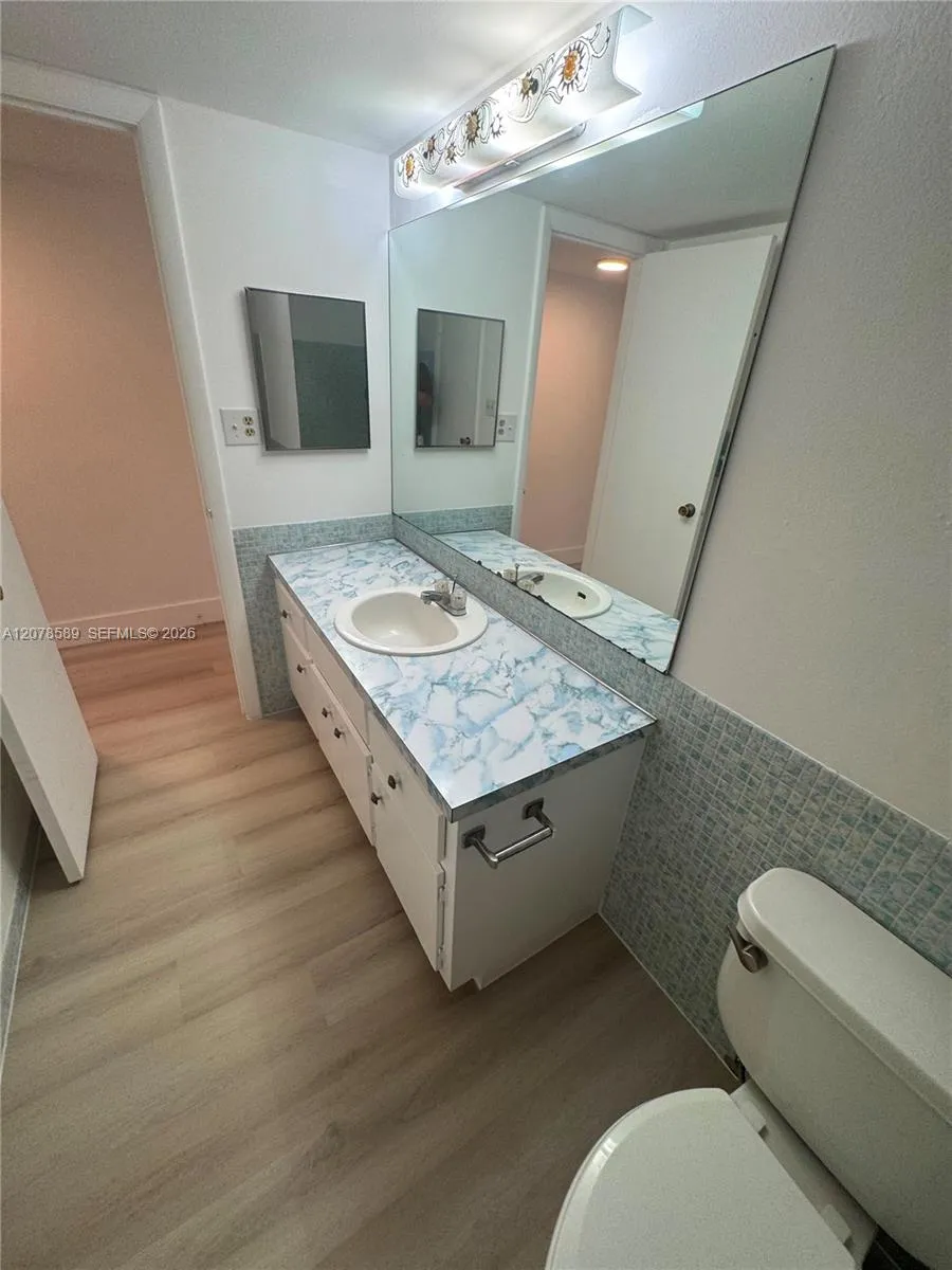 4880 NW 22nd St #110 Lauderhill, FL 33313