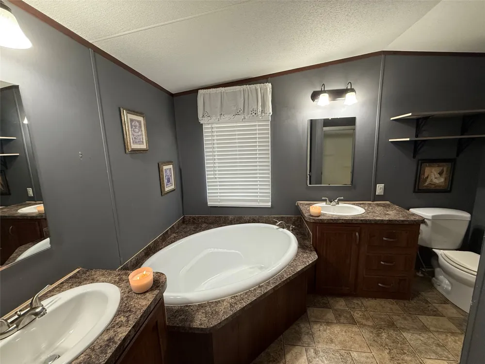 1323 Hollow Oak Lane Shreveport, LA 71107