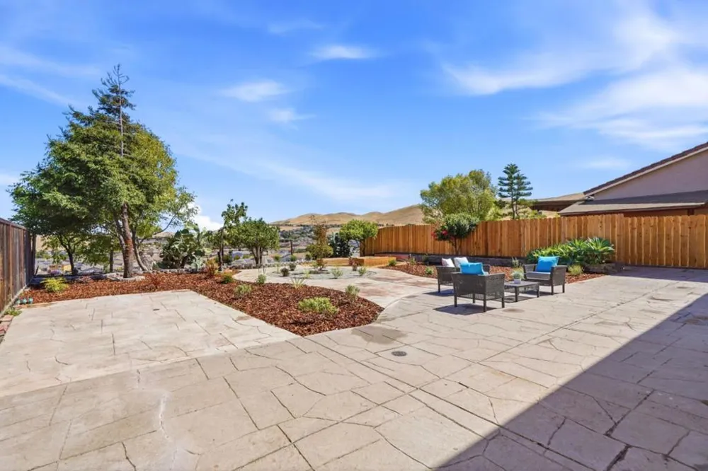 1038 Santa Lucia Drive Pittsburg, CA 94565