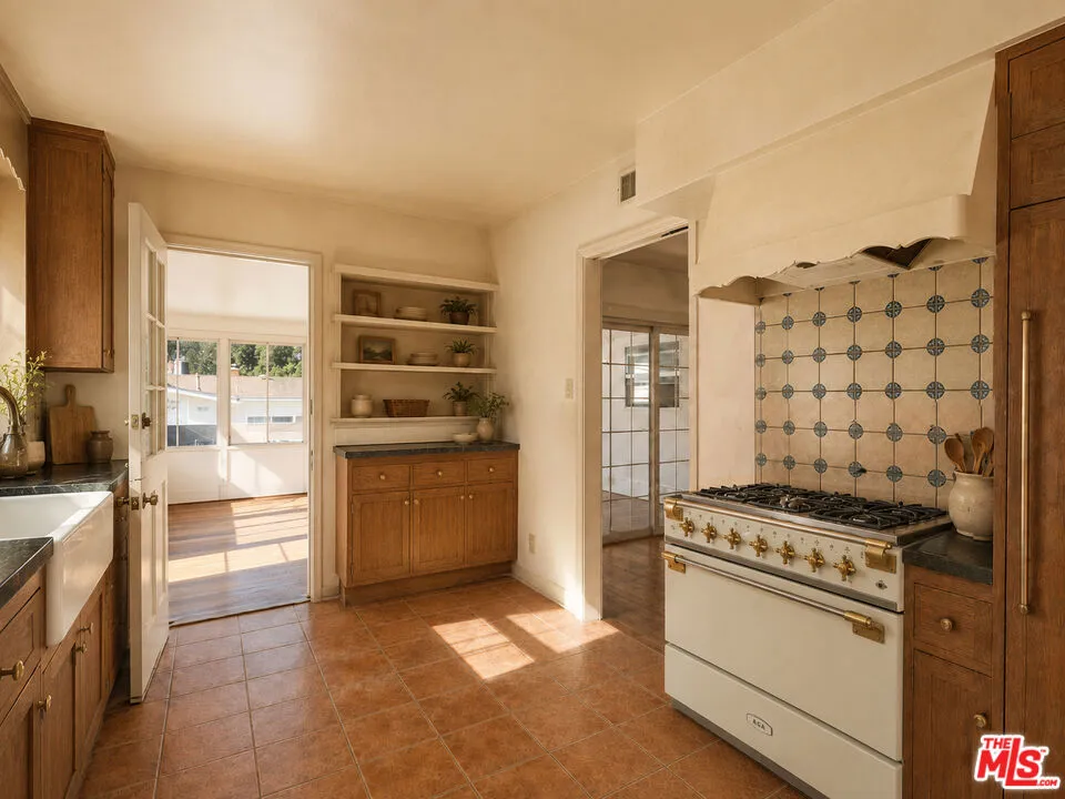 8453 Fenwick Street Los Angeles, CA 91040