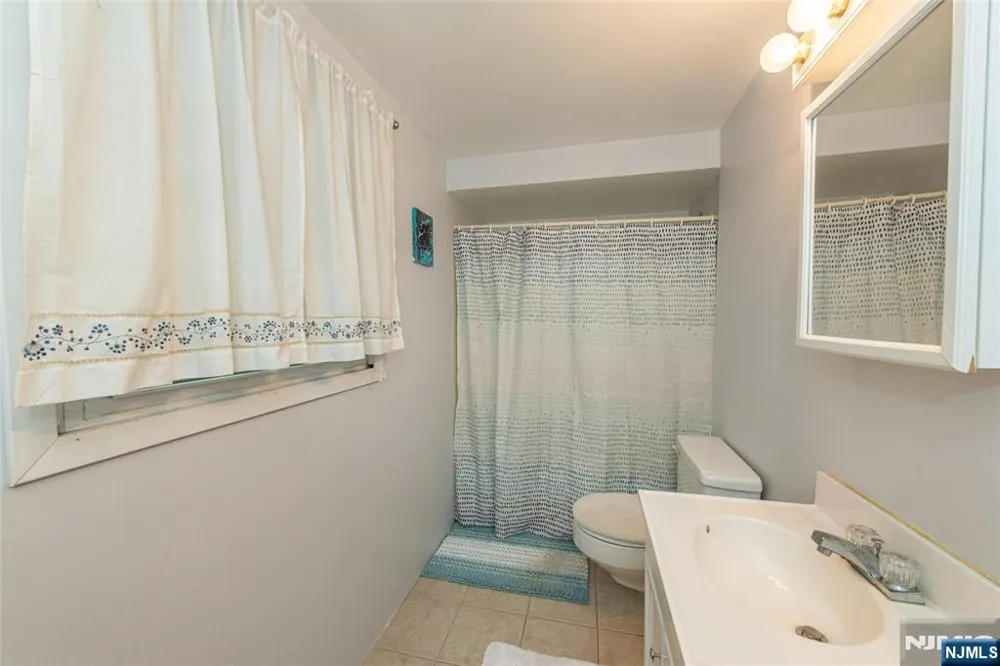1 James Drive Mount Arlington, NJ 07856
