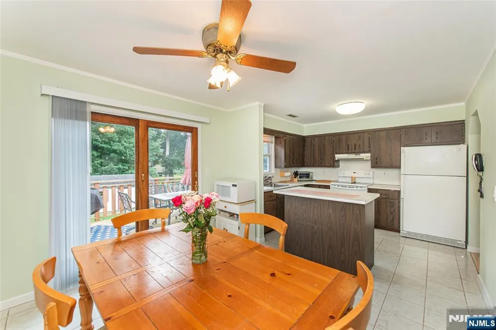 1 James Drive Mount Arlington, NJ 07856