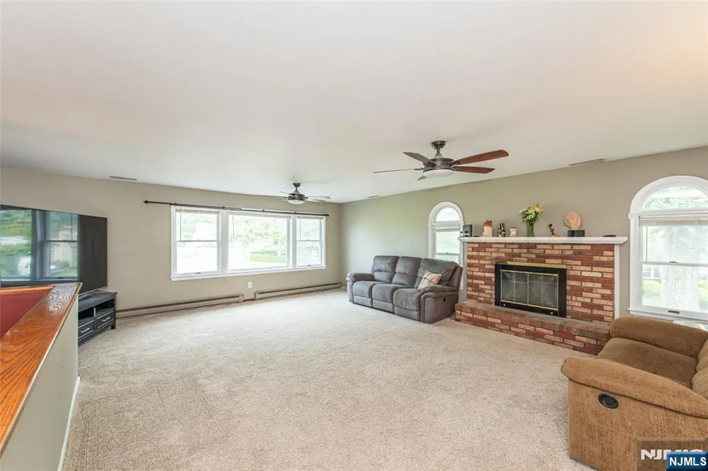1 James Drive Mount Arlington, NJ 07856