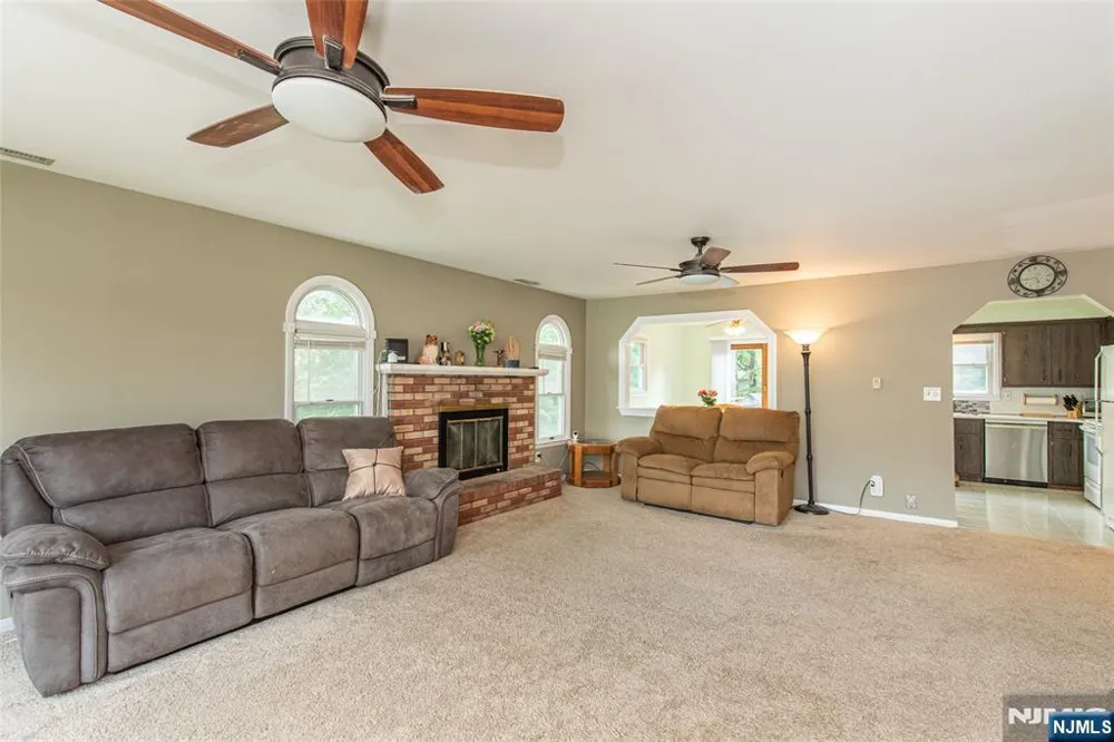 1 James Drive Mount Arlington, NJ 07856