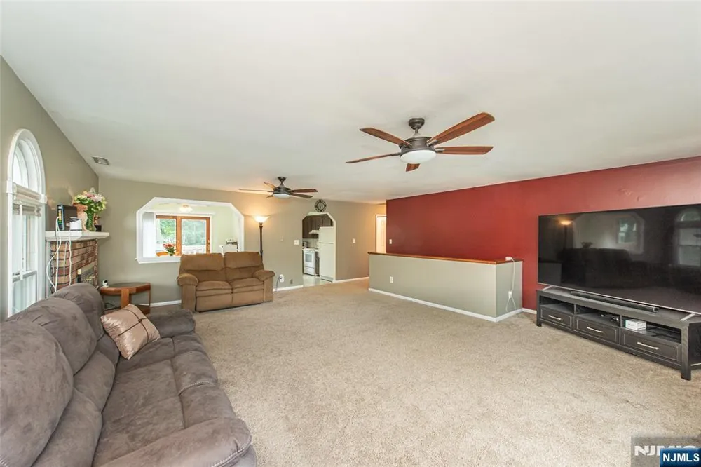1 James Drive Mount Arlington, NJ 07856