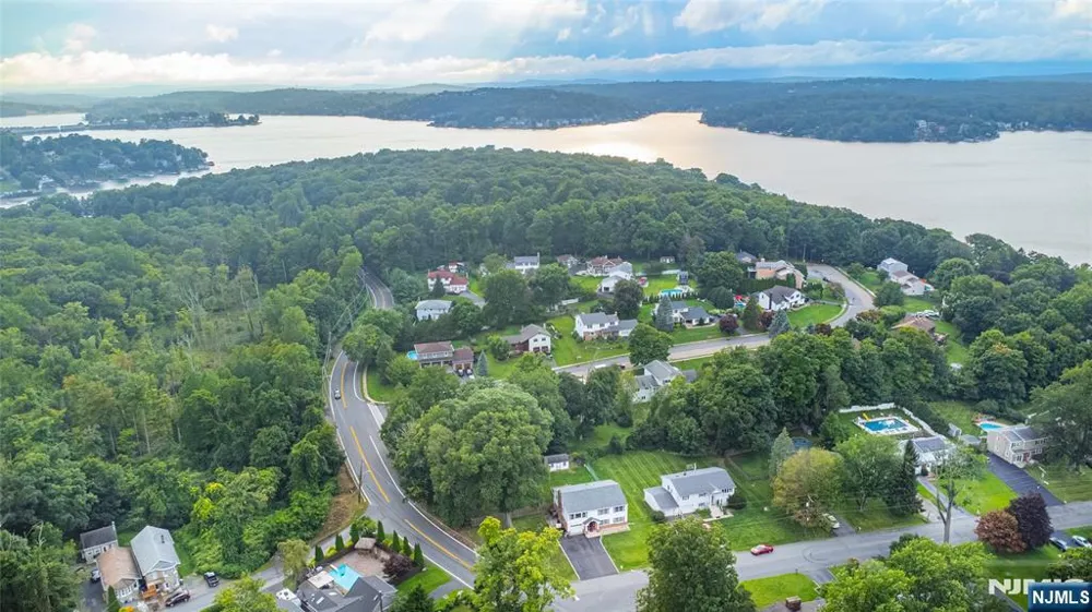 1 James Drive Mount Arlington, NJ 07856