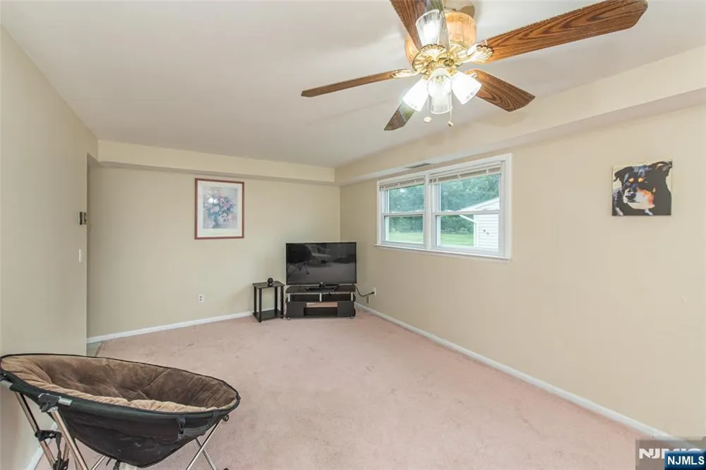 1 James Drive Mount Arlington, NJ 07856