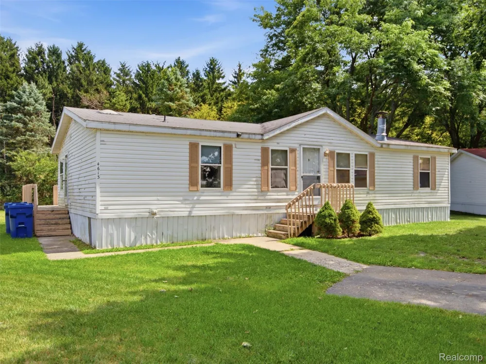 4613 Butternut Clarkston City, MI 48348
