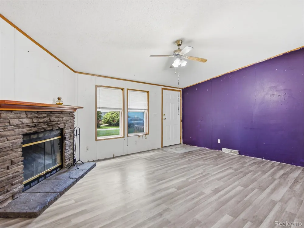 4613 Butternut Clarkston City, MI 48348