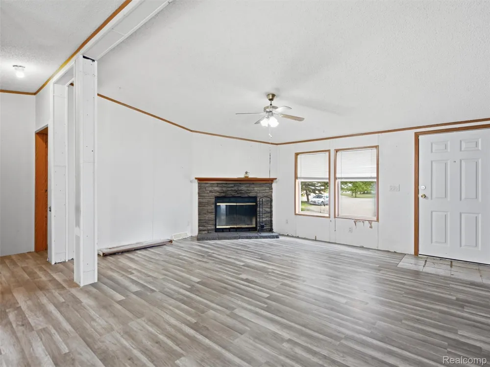 4613 Butternut Clarkston City, MI 48348