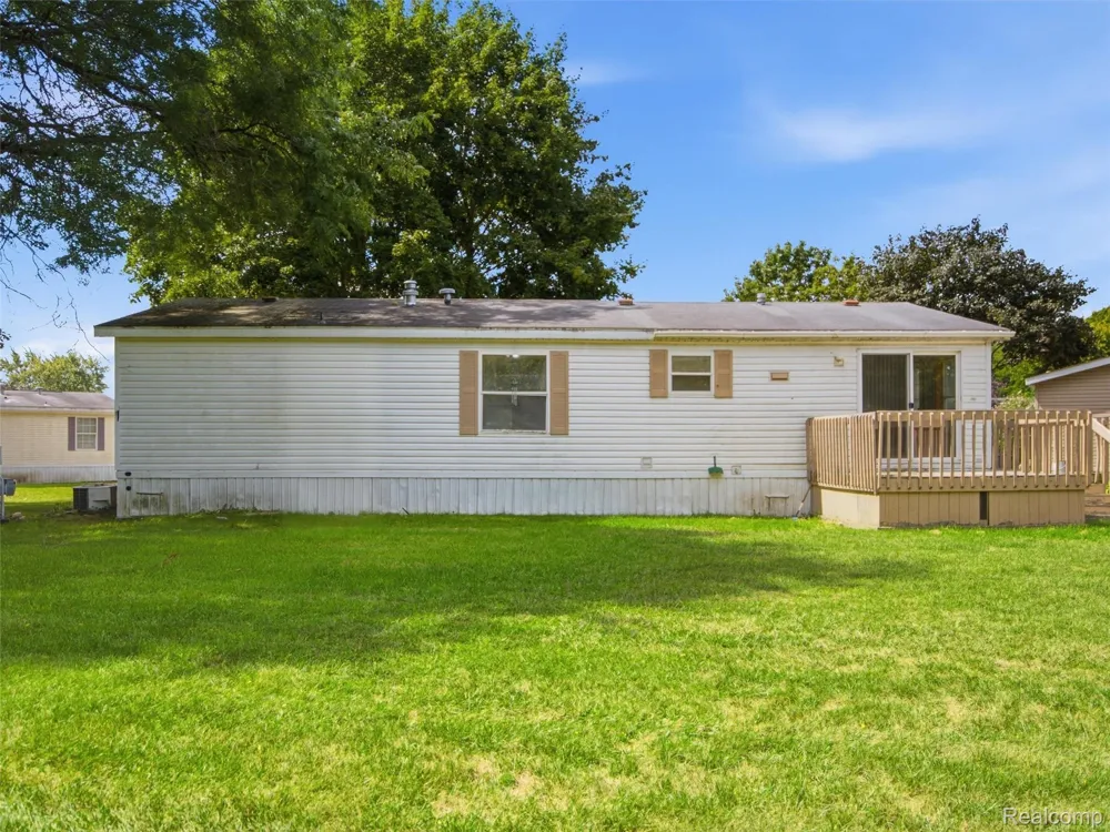 4613 Butternut Clarkston City, MI 48348