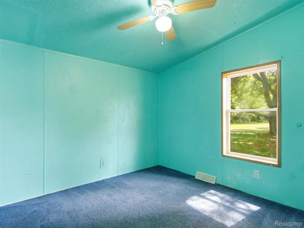 4613 Butternut Clarkston City, MI 48348