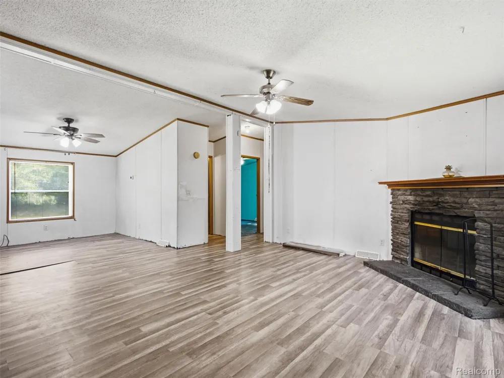 4613 Butternut Clarkston City, MI 48348