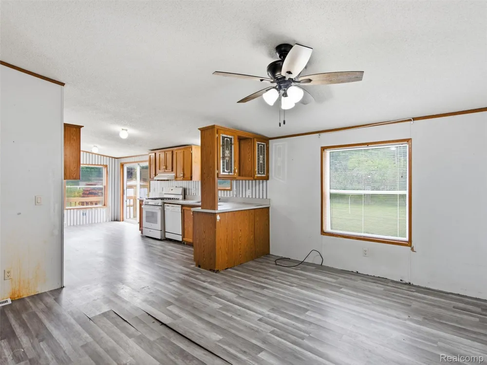 4613 Butternut Clarkston City, MI 48348