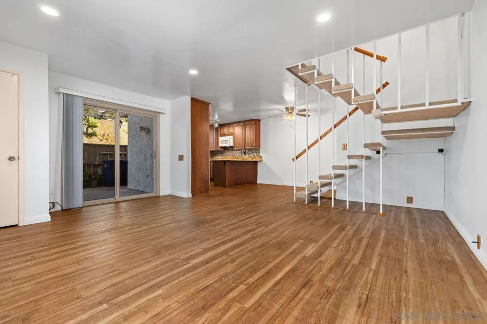 4384 Vision San Diego, CA 92121