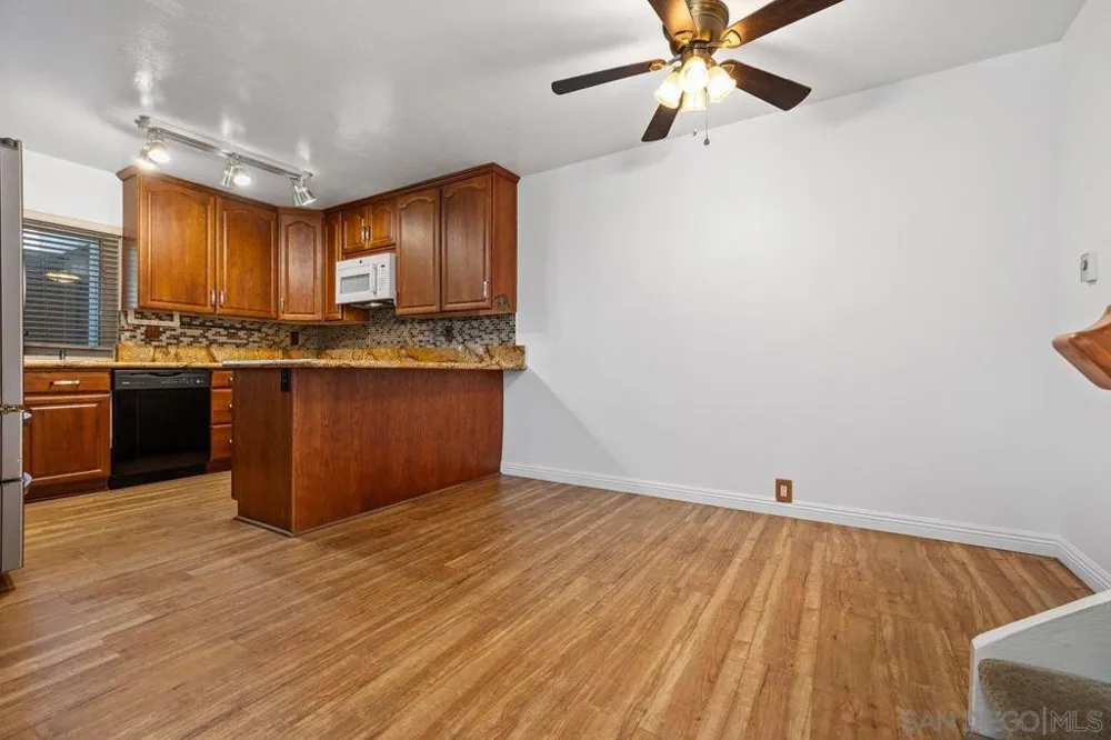 4384 Vision San Diego, CA 92121