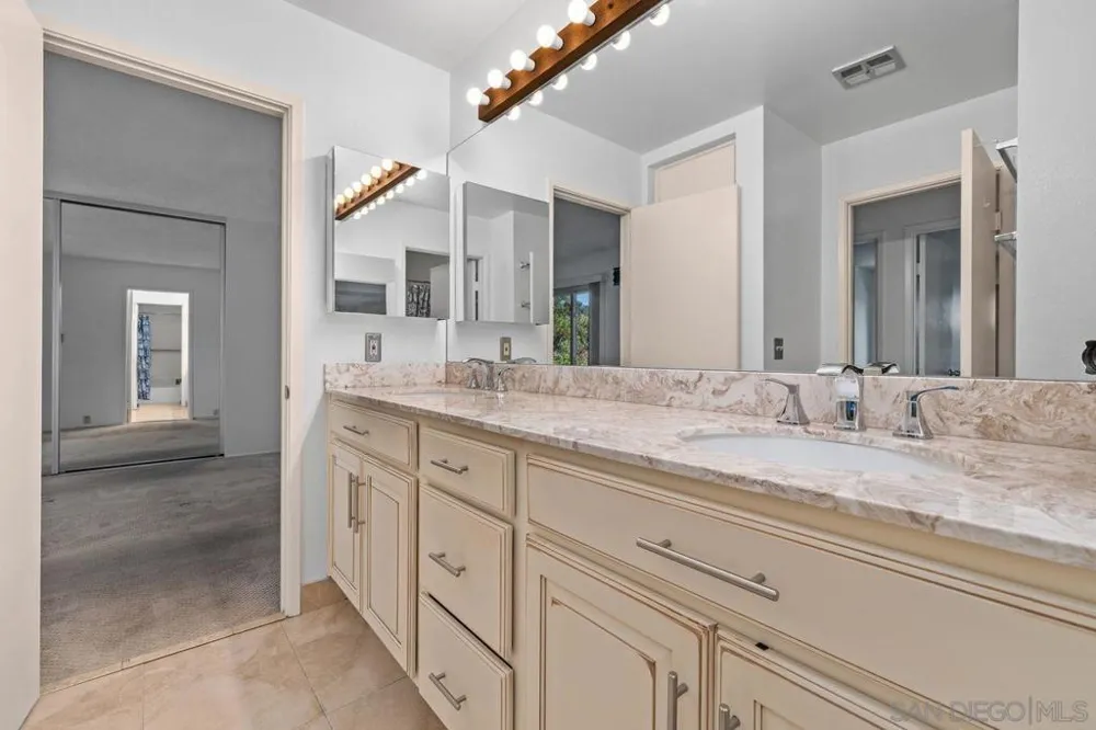 4384 Vision San Diego, CA 92121