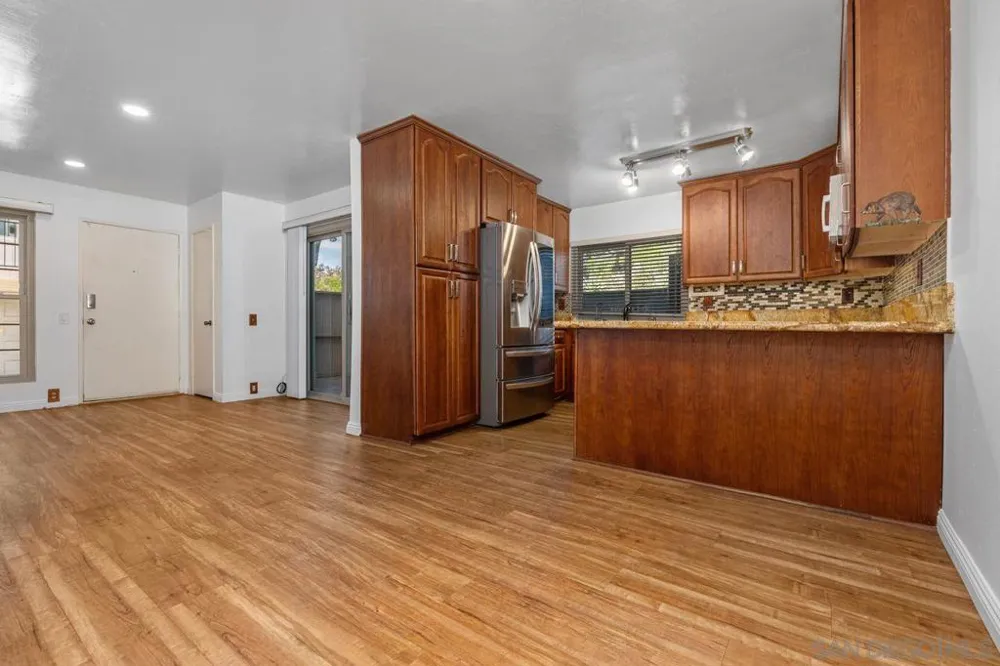 4384 Vision San Diego, CA 92121