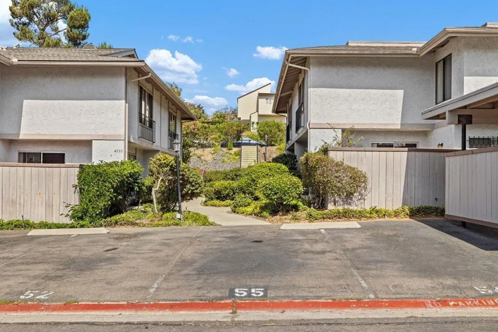 4384 Vision San Diego, CA 92121
