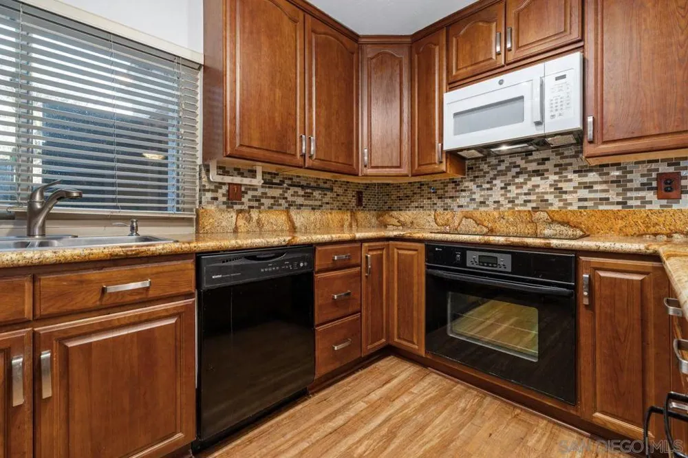 4384 Vision San Diego, CA 92121