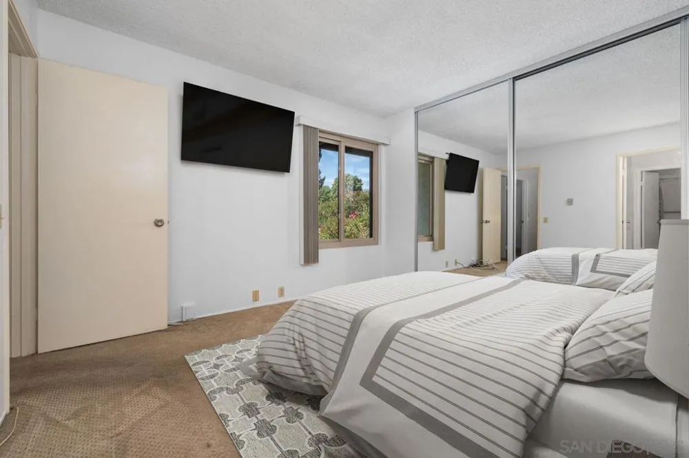 4384 Vision San Diego, CA 92121