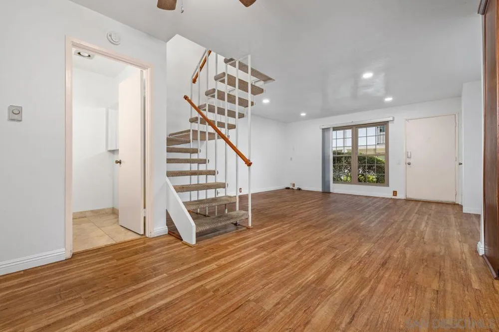 4384 Vision San Diego, CA 92121