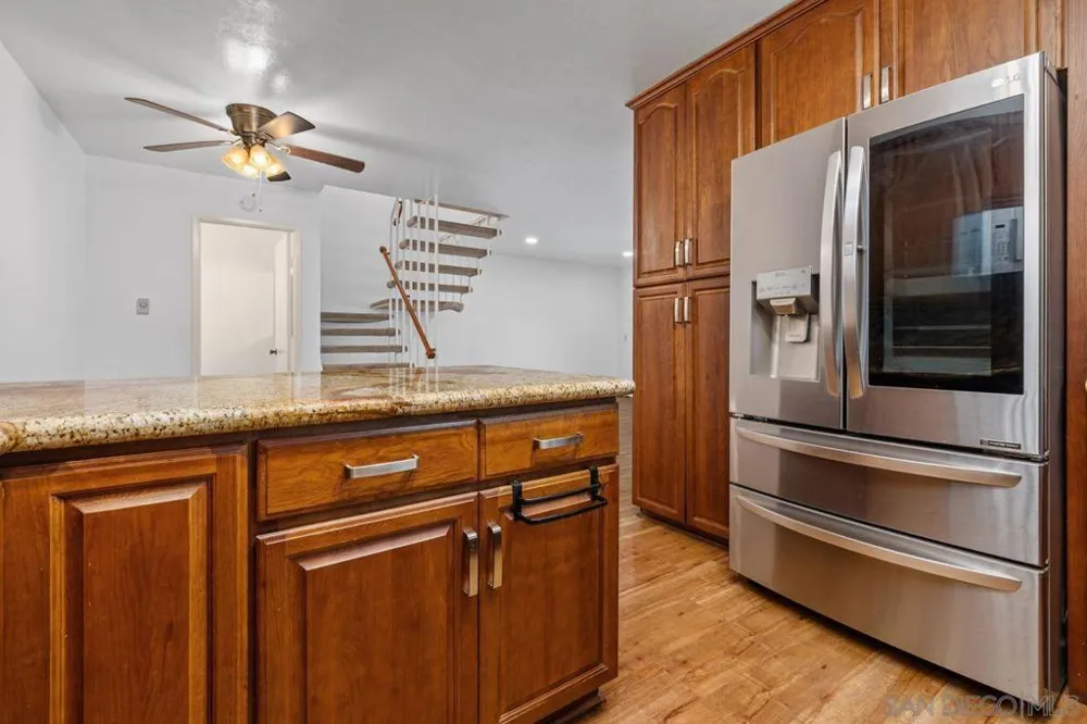 4384 Vision San Diego, CA 92121