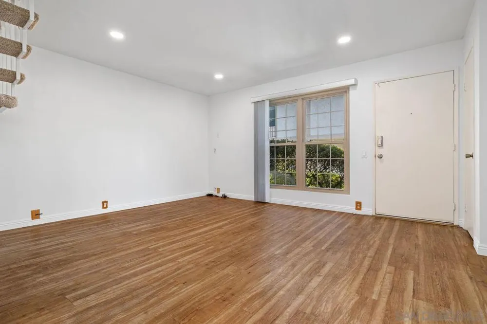 4384 Vision San Diego, CA 92121