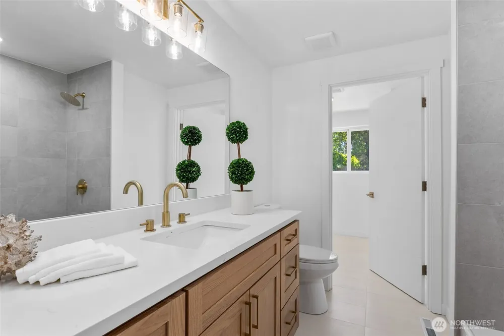 8712 Wildwood Avenue SW Lakewood, WA 98498