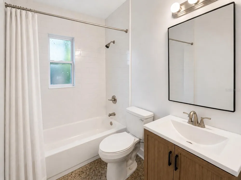 1605 DAUPHIN LANE Orlando, FL 32803