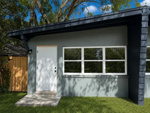 1607 DAUPHIN LANE