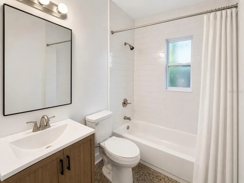 1607 DAUPHIN LANE Orlando, FL 32803