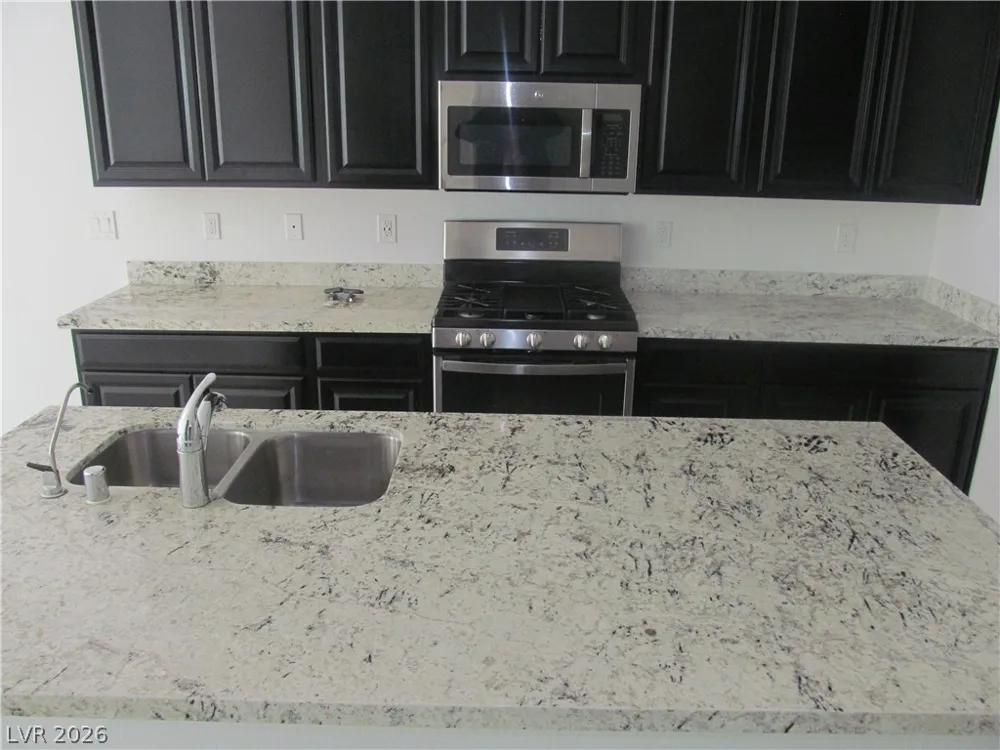 823 Grand Country Avenue North Las Vegas, NV 89086