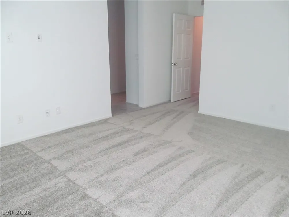 823 Grand Country Avenue North Las Vegas, NV 89086