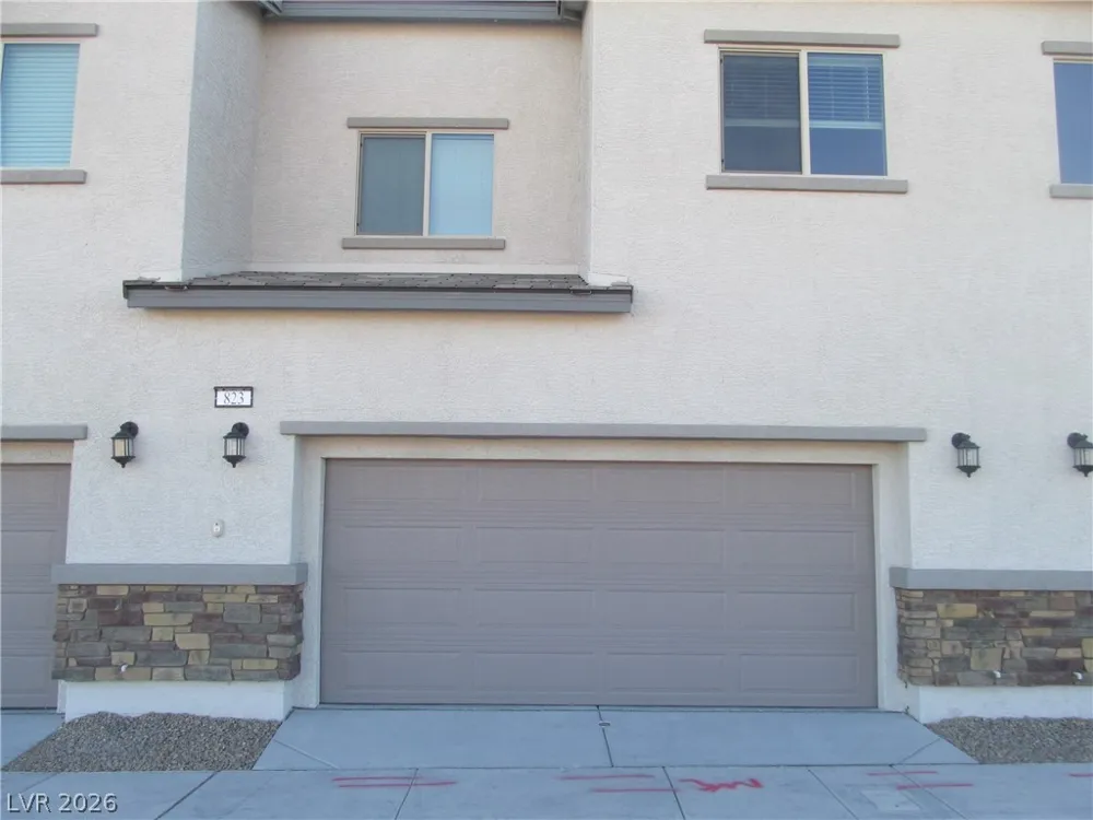 823 Grand Country Avenue North Las Vegas, NV 89086