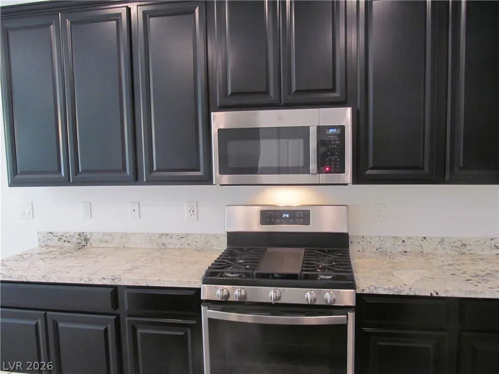 823 Grand Country Avenue North Las Vegas, NV 89086