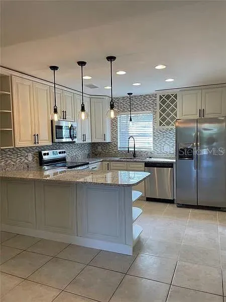 1424 CHESTERFIELD DRIVE Dunedin, FL 34698